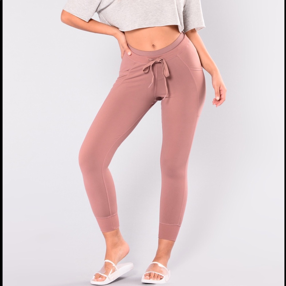 Fashion Nova mauve leggings
